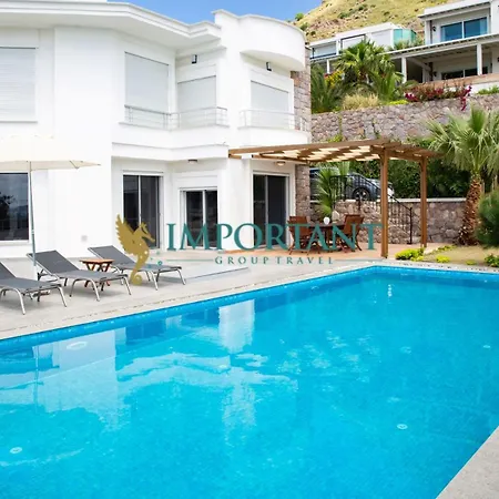 Bd4123 Five Bedroomed With Pool And Sea View Vila *