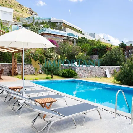 Bd4123 Five Bedroomed With Pool And Sea View Vila
