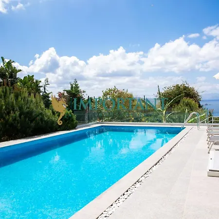 Bd4123 Five Bedroomed With Pool And Sea View Vila Bodrum
